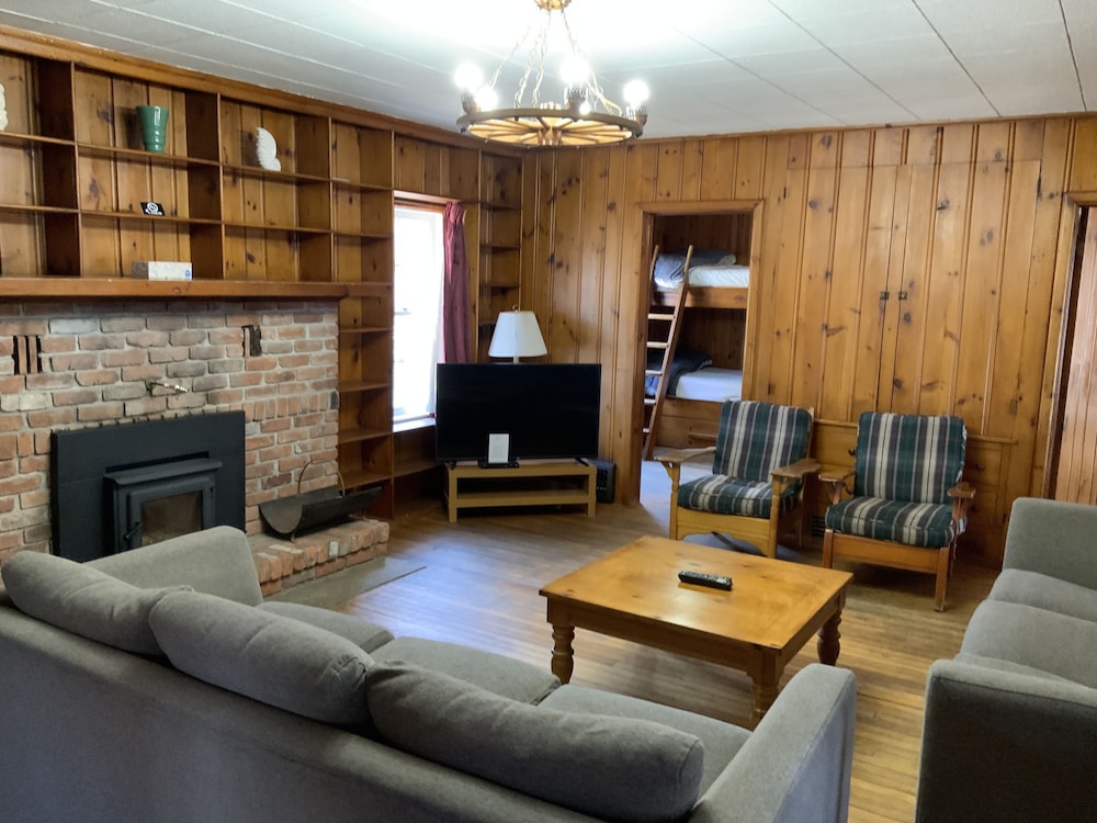 Tally-Ho Inn