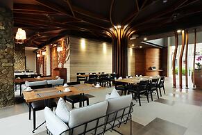 Mahogany Hotel