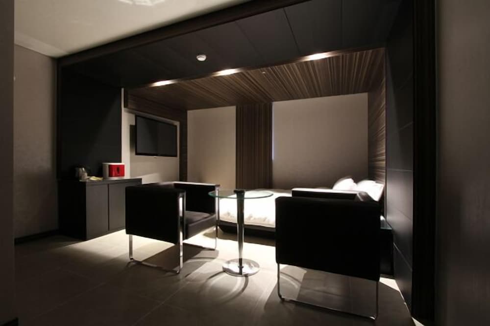 Valentine Hotel