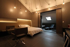 Valentine Hotel