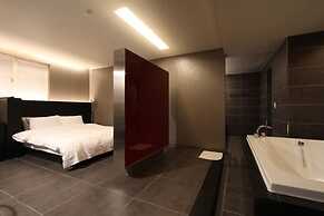Valentine Hotel