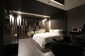 Valentine Hotel