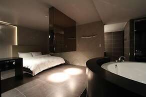Valentine Hotel