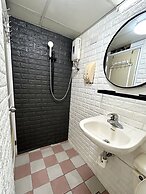 Ximen Triple Tiger Hostel