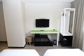 Wholesome Hotel
