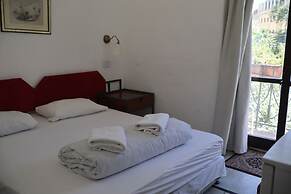 Ron Hotel