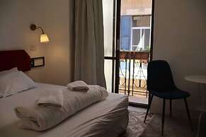 Ron Hotel