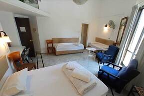 Ron Hotel