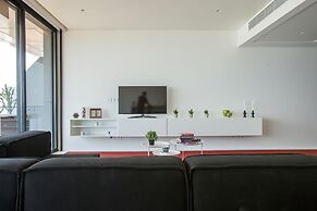 1866 Court & Suites