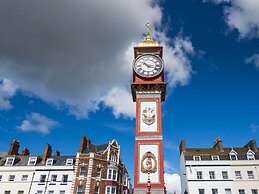 Gloucester House