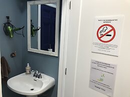 Pring Guesthouse - Hostel
