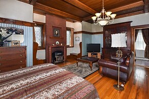 The Noble Suites