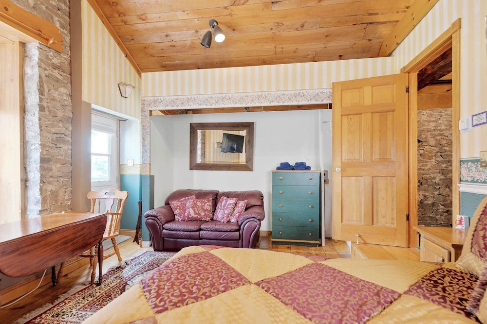 The Noble Suites