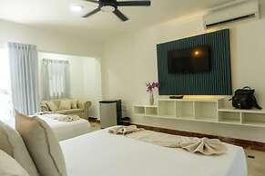 Hotel Checkin El Cortecito