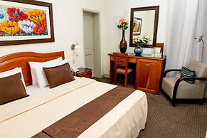 El Faro Inn