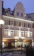 Hotel Embassy