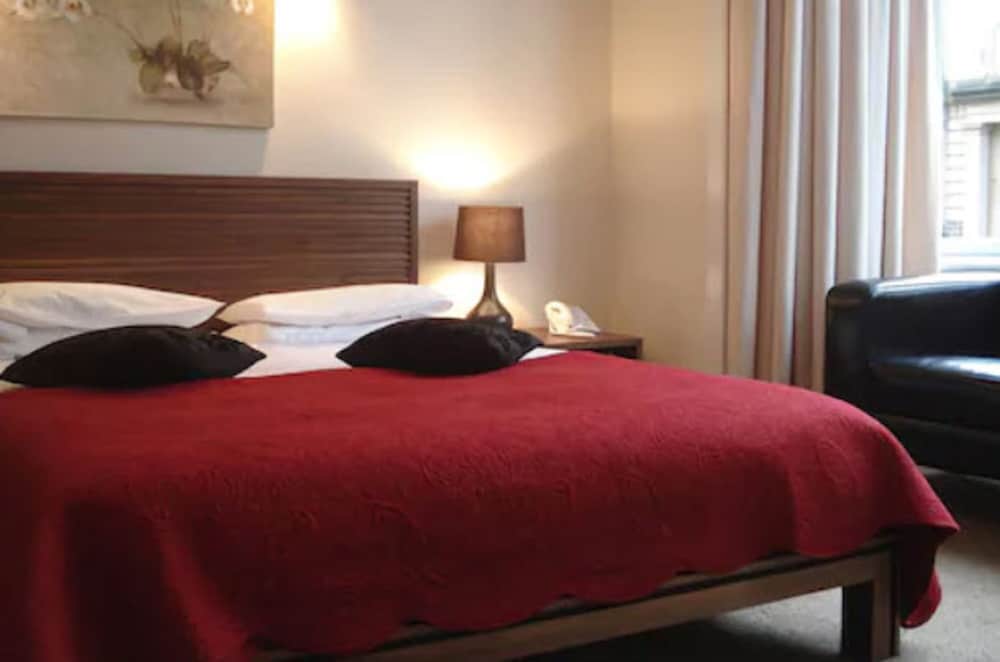Sandyford Hotel