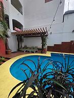 Hotel y Suites Los Encantos
