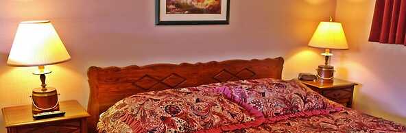 Colonial 900 Motel