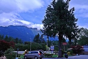 Colonial 900 Motel