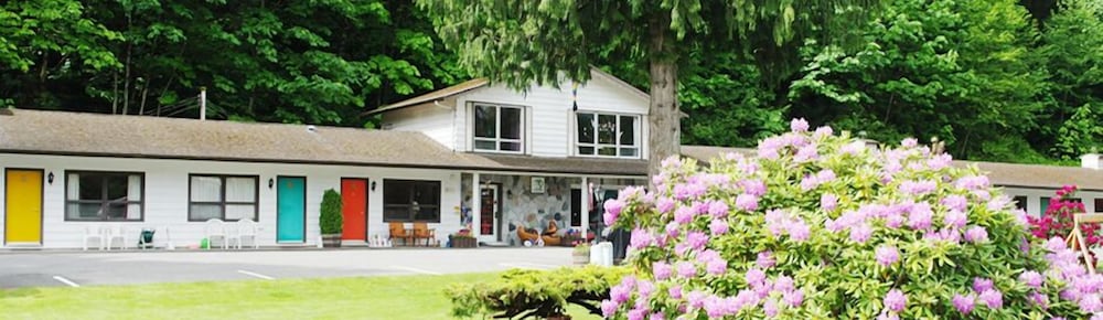 Colonial 900 Motel