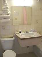 Alberni Inn