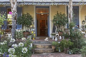 Yellow Aloe Guesthouse