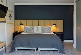 Twice Central Guesthouse