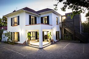 Twice Central Guesthouse