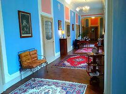 Antica Dimora B&B in Historic Residence