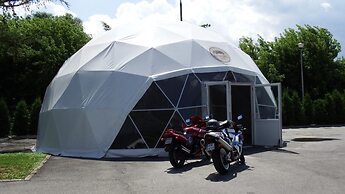 Automobil Hotel