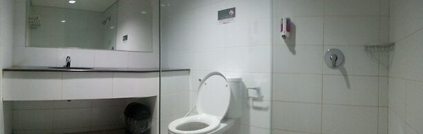 L Bajo Hotel