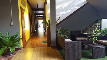 First & Frang Hotel