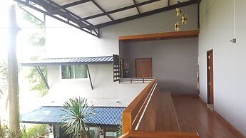 First & Frang Hotel
