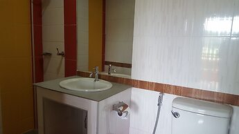 First & Frang Hotel