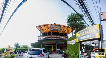 First & Frang Hotel
