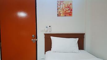 First & Frang Hotel