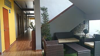 First & Frang Hotel
