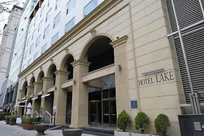 Hotel Lake