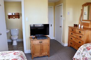 Shining Waters Country Inn