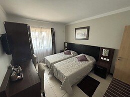 Grand Harbour Hotel