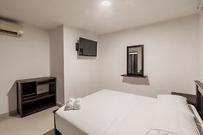 Aparta Hotel Roca Marina