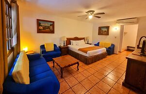 Hotel Holly