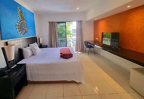Hotel Holly