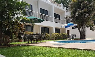 Hotel Holly