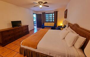 Hotel Holly