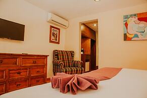 Hotel Holly
