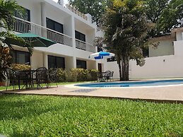 Hotel Holly
