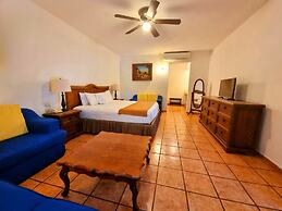 Hotel Holly