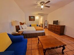 Hotel Holly